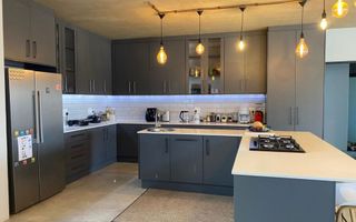 8 Bedroom House For Sale in Henties Bay