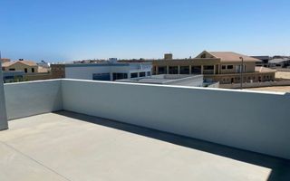 8 Bedroom House For Sale in Henties Bay