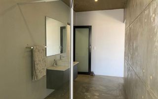 8 Bedroom House For Sale in Henties Bay