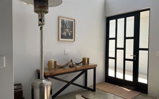 8 Bedroom House For Sale in Henties Bay