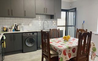 8 Bedroom House For Sale in Henties Bay