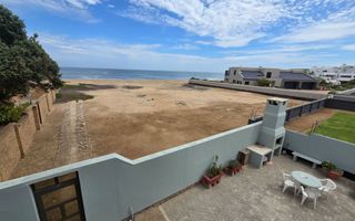 9 Bedroom House For Sale in Vogelstrand, Swakopmund
