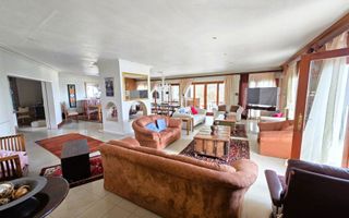 9 Bedroom House For Sale in Vogelstrand, Swakopmund