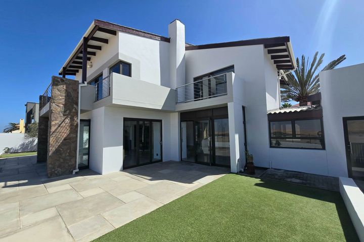 8 Bedroom House For Sale in Kramersdorf, Swakopmund