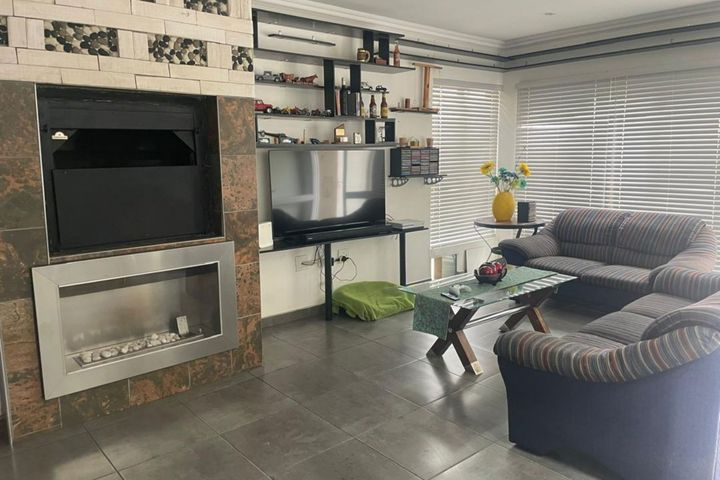 3 Bedroom House For Sale in Lagoon