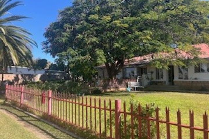 6 Bedroom Semi Detached For Sale in Grootfontein