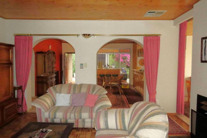 3 Bedroom House For Sale in Klein Windhoek, Windhoek