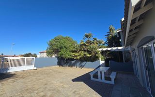 5 Bedroom House For Sale in Hage Heights, Swakopmund