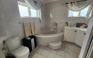5 Bedroom House For Sale in Hage Heights, Swakopmund