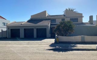 4 Bedroom House For Sale in Meersig Park, Walvis Bay