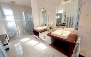 4 Bedroom House For Sale in Afrodite Beach
