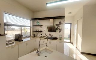 4 Bedroom House For Sale in Afrodite Beach