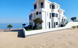 4 Bedroom House For Sale in Afrodite Beach