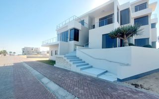 4 Bedroom House For Sale in Afrodite Beach