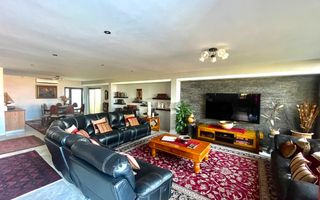 8 Bedroom House For Sale in Vineta, Swakopmund