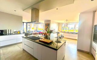 8 Bedroom House For Sale in Vineta, Swakopmund