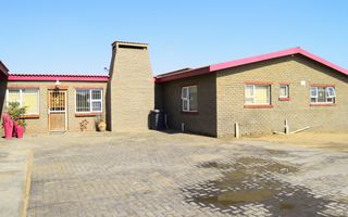5 Bedroom Freehold For Sale in Walvis Bay Central