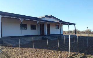 3 Bedroom Farm For Sale in Karasburg