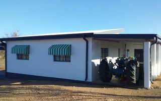 3 Bedroom Farm For Sale in Karasburg