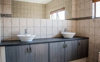 9 Bedroom House For Sale in Vineta, Swakopmund