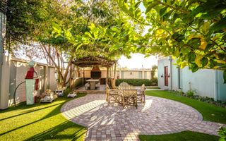 9 Bedroom House For Sale in Eros, Windhoek