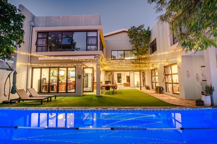 9 Bedroom House For Sale in Eros, Windhoek