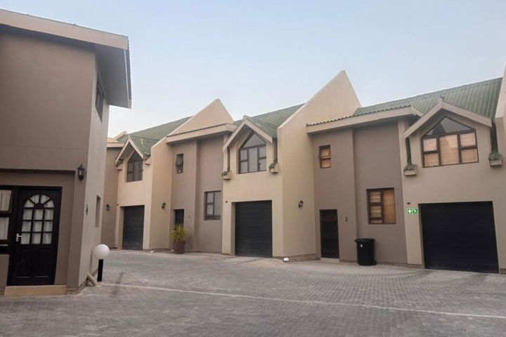 2 Bedroom House For Sale in Mile 4 Extension 1, Swakopmund