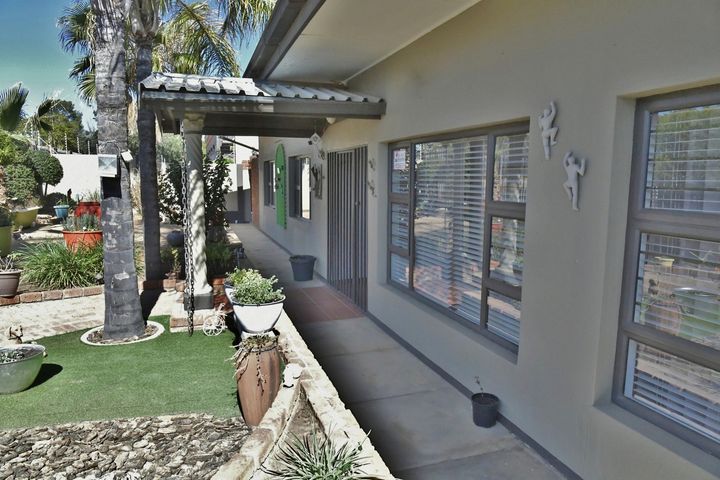 4 Bedroom House For Sale in Academia, Windhoek