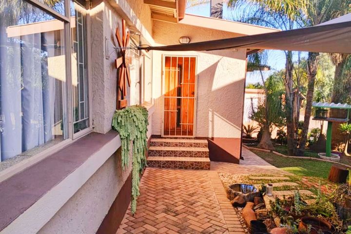 4 Bedroom House For Sale in Windhoek Central, Windhoek