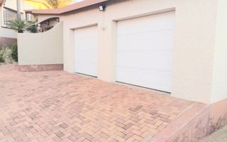 4 Bedroom House For Sale in Windhoek Central, Windhoek