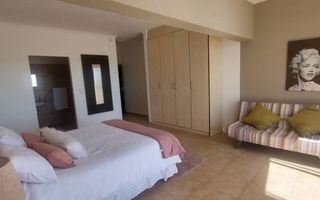 2 Bedroom House For Sale in Dolphin Beach