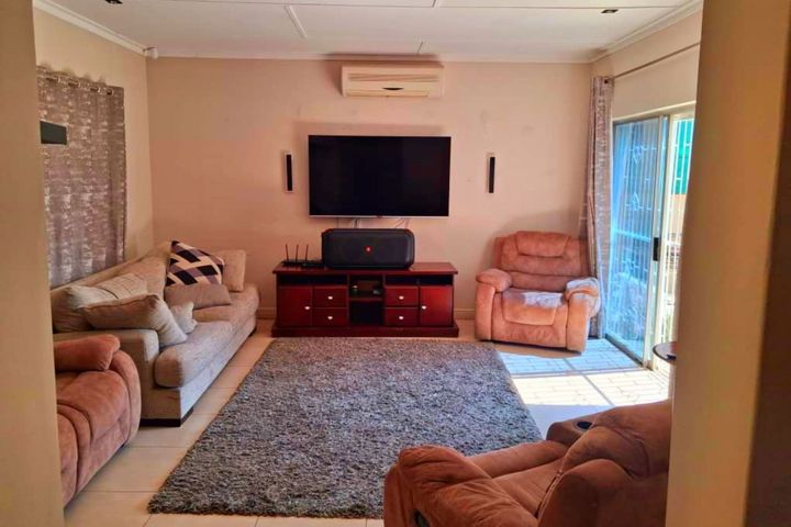 3 Bedroom House For Sale in Windhoek Central, Windhoek