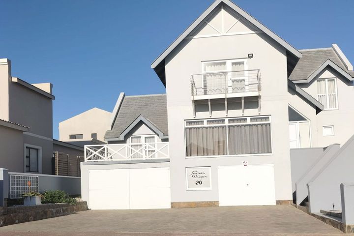 3 Bedroom House For Sale in Langstrand
