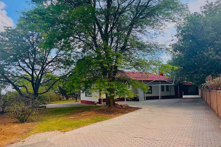 3 Bedroom Freestanding For Sale in Grootfontein