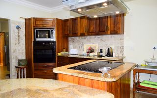 7 Bedroom Freehold For Sale in Langstrand