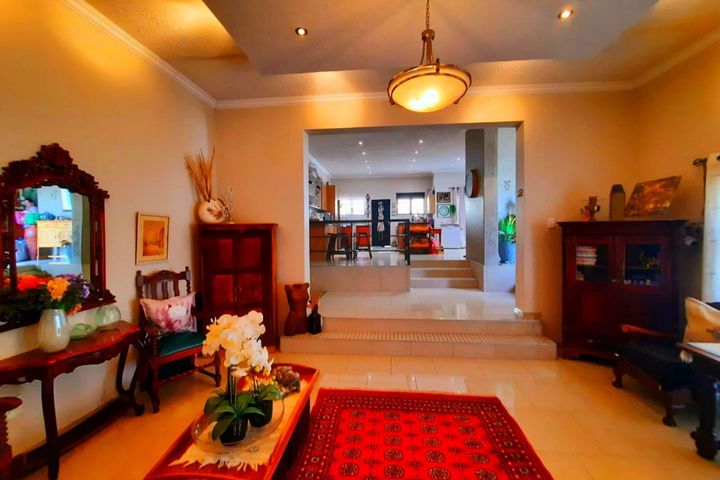 4 Bedroom House For Sale in Windhoek Central, Windhoek