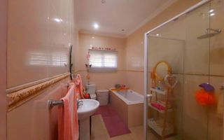 4 Bedroom House For Sale in Windhoek Central, Windhoek