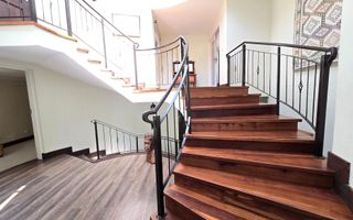 3 Bedroom House For Sale in Long Beach
