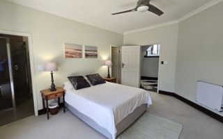 3 Bedroom House For Sale in Long Beach