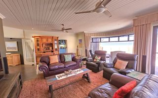 3 Bedroom House For Sale in Long Beach
