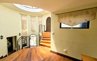 3 Bedroom House For Sale in Long Beach