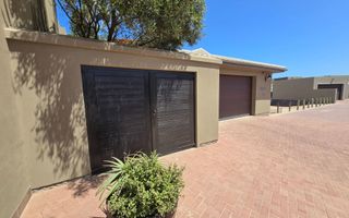 3 Bedroom House For Sale in Long Beach