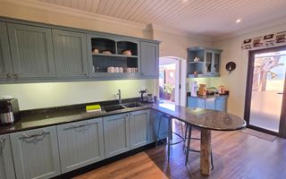 3 Bedroom House For Sale in Long Beach