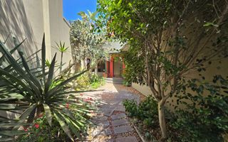 3 Bedroom House For Sale in Long Beach