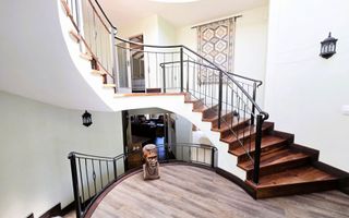 3 Bedroom House For Sale in Long Beach