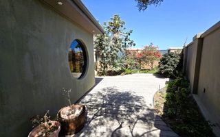 3 Bedroom House For Sale in Long Beach