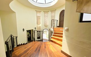 3 Bedroom House For Sale in Long Beach