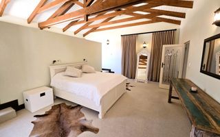 3 Bedroom House For Sale in Long Beach