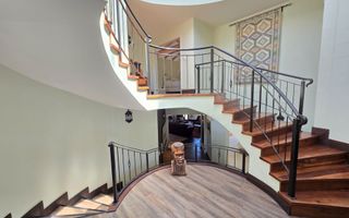 3 Bedroom House For Sale in Long Beach