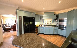 3 Bedroom House For Sale in Long Beach